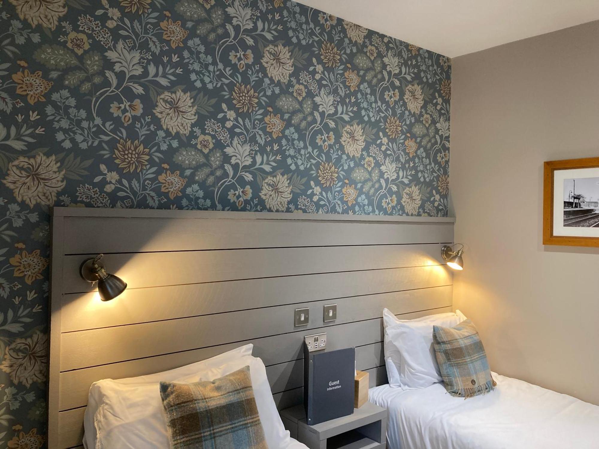 West Port Hotel Линлитгоу Екстериор снимка