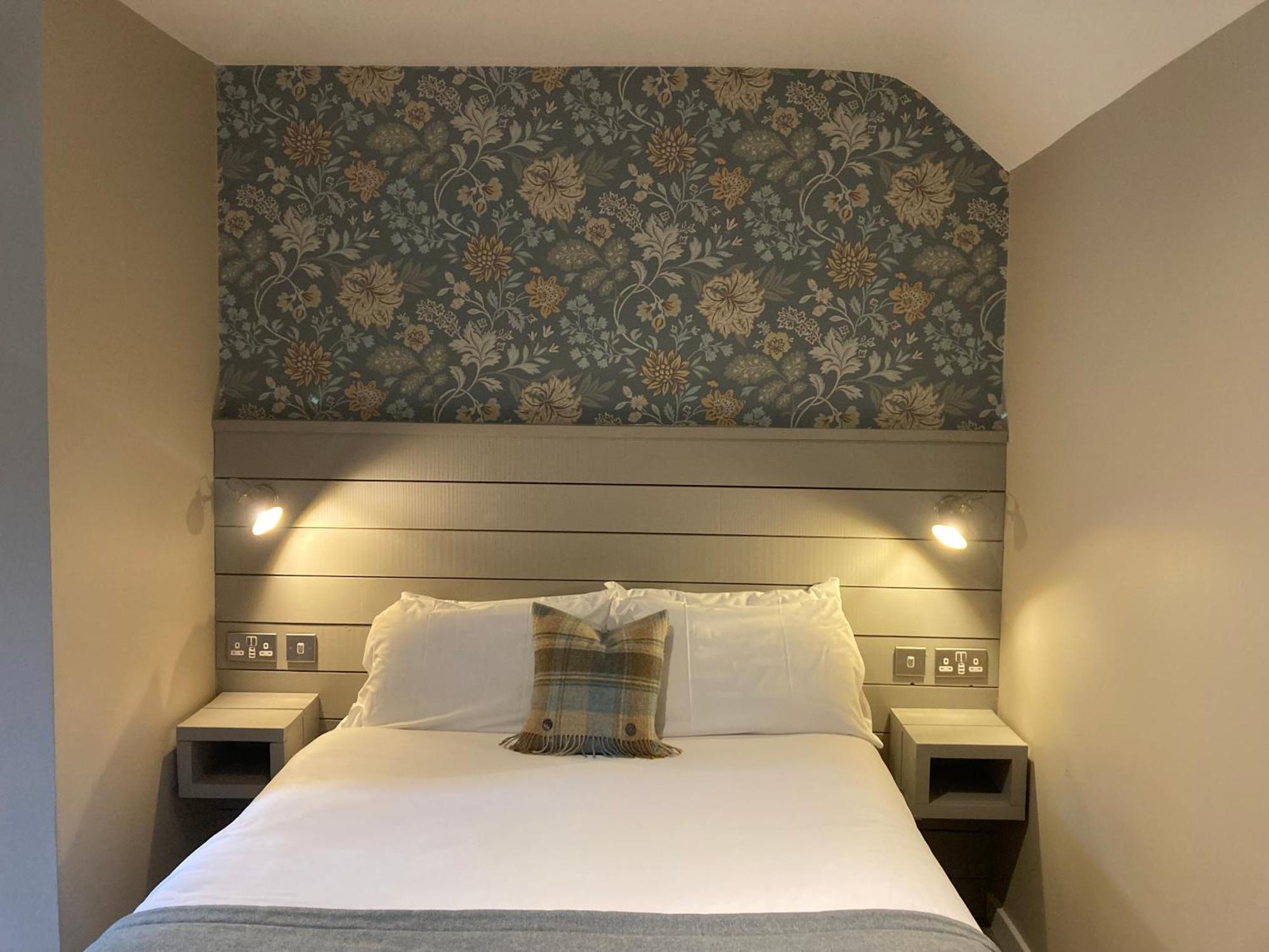 West Port Hotel Линлитгоу Екстериор снимка