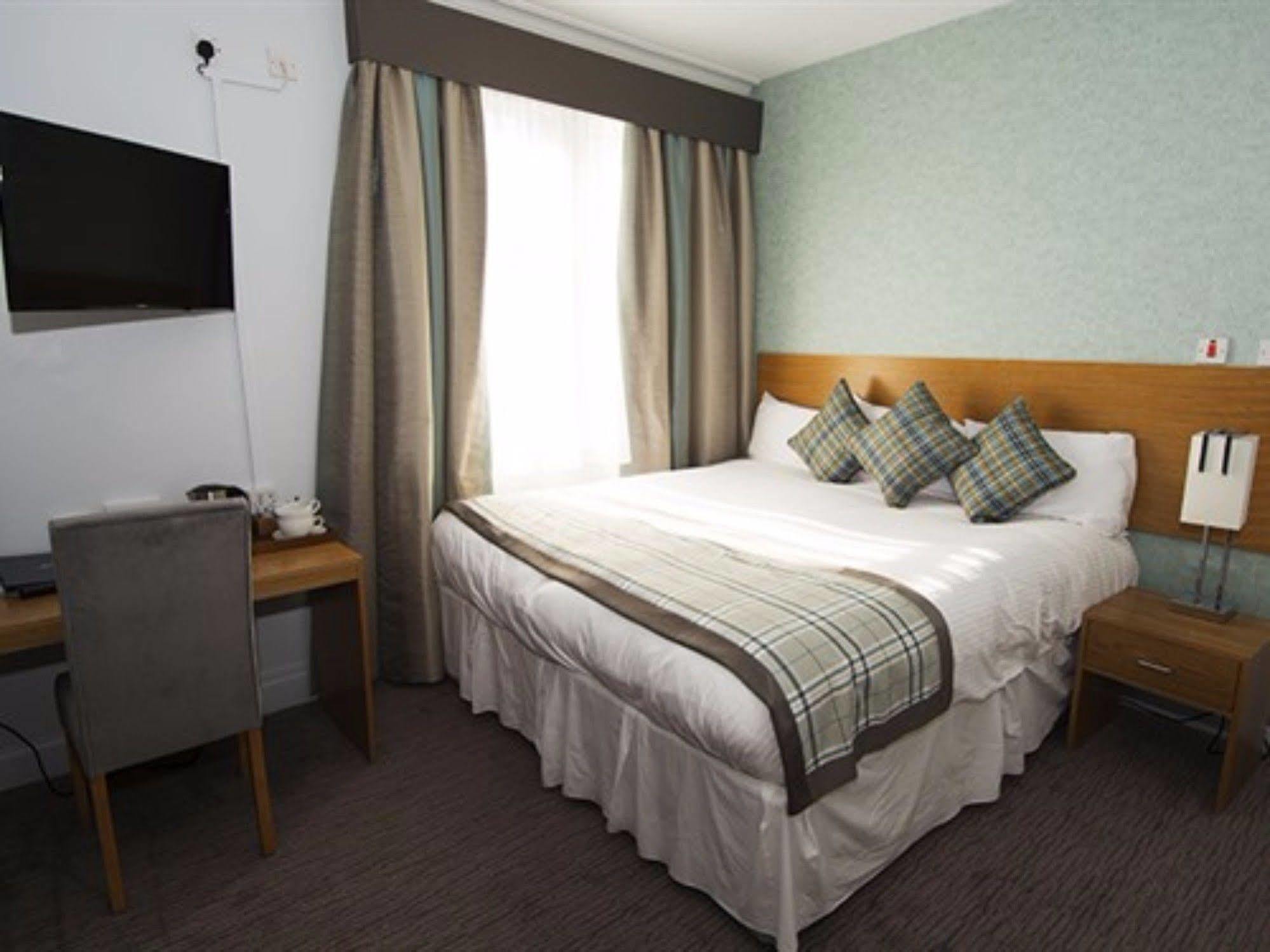 West Port Hotel Линлитгоу Екстериор снимка